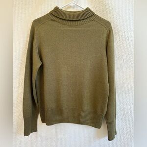 Margaret Howell Women’s Lightweight Khaki Green Turtleneck Sweater Size: 10